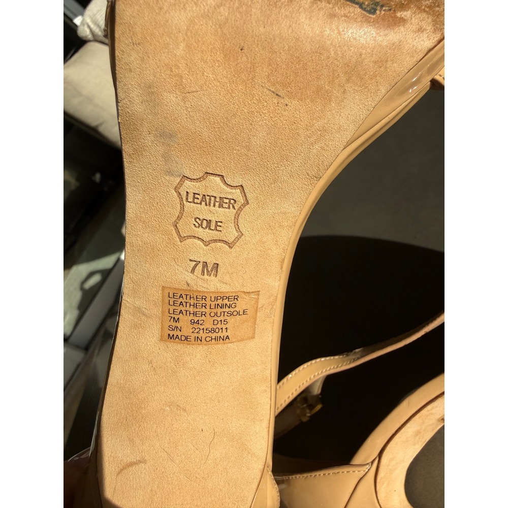 Tory‎ Burch Strappy Stiletto Sandals Womens 7M Nude EUC Patent Leather T-Strap - Picture 6 of 8